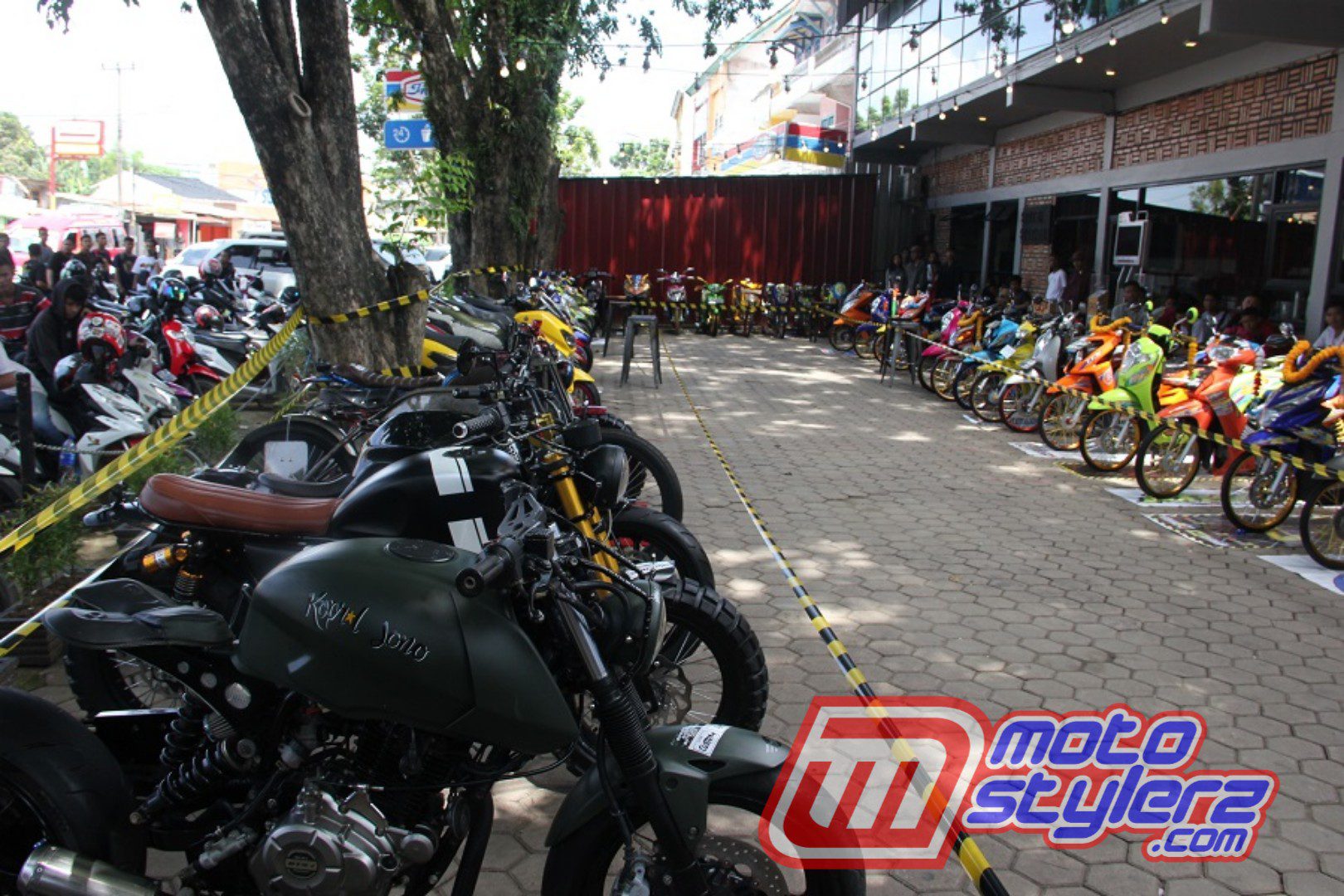 Barisan Custom Modif - Didominasi Tema Tracker & Bobber