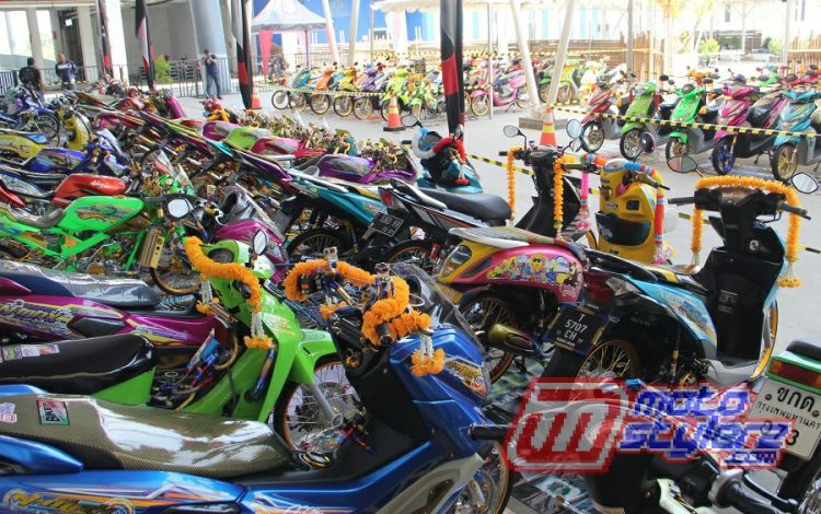 Motocontez by MJ Organizer Karawang-Dipanaskan 90 Maskot Nyentrik
