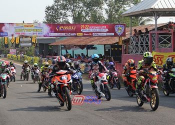 Pikoli Moto Racing Oil Pirelli Motoprix Regional B Jawa-Meriah Di Sirkuit Bukit Peusar Tasikmalaya