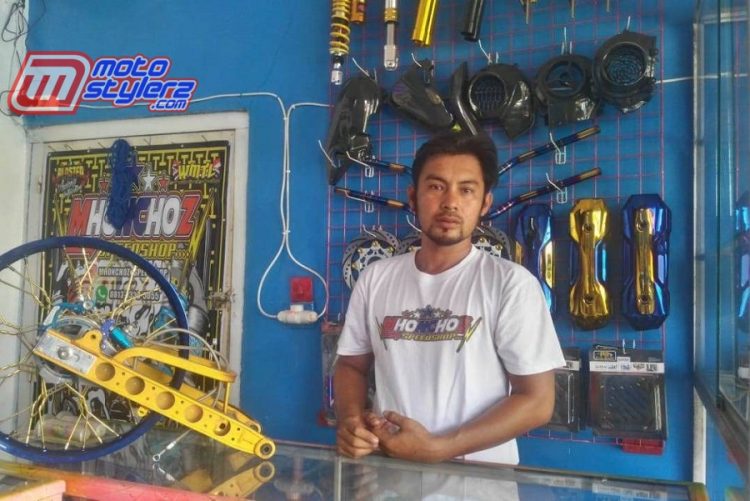 Bang Mhonchoz-Usaha Barunya Mulai Berkibar Se Pulau Sumatera