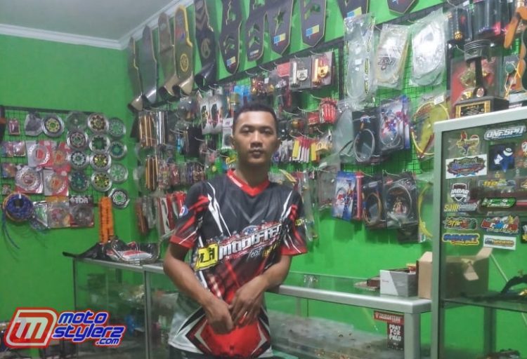 Krisdianto (Owner & Juga Modifikator N_A Modified)-Workshopnya Disesaki Multi Custom Asesoris Racing Style