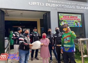 Penyerahan APD Dari Perwakilan XMAX Subang Community-Diterima Langsung Oleh Management Puskesmas Sukarahayu (Subang)