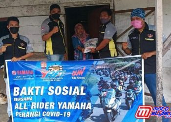 Pewakilan Pengurus YRFI Sumut Menyerahkan Langsung Sembako Ke Masyarakat Kurang Mampu