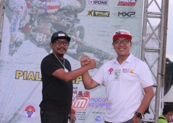 Indra Julius (Kiri) Direktur Utama PT Variasi MX (VMX.id) Bersama H. Fachrul Sarman -Bersinergi Demi Kemajuan Otomotif Jabar