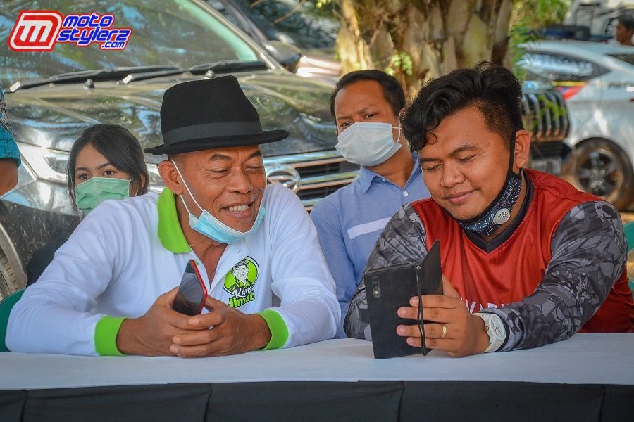 Bupati Subang H. Ruhimat S.pd M.Si Di Dampingi Ketua Korwil IMI Subang Bro Niko Saat Menyaksikan Pengenalan Sirkuit Bukit Nyomot