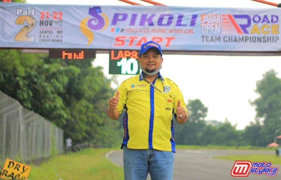 H. Supriyono, Direktur Marketing PT. Abadi Kokoh Insani selaku produsen Pikoli Oil-Support Terus Dunia Road Race Tanah Air