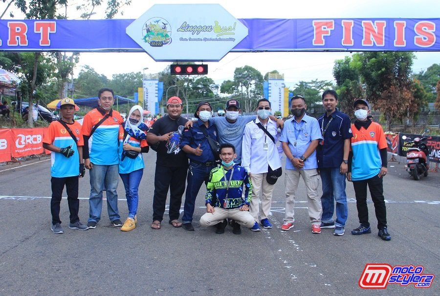 Hendri Dunant (Promotor AG Production) Bersama Tim Sukses-Kembali Warnai Dunia Race Sumsel