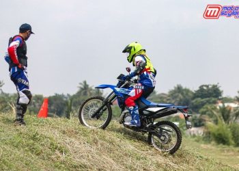 Instruktur YRA Mendampingi Praktek Menanjak Bareng WR 155 R