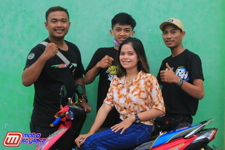 Kiri (Achmad)-Modifikator Dend Speed Shop Bareng Tim Sukses