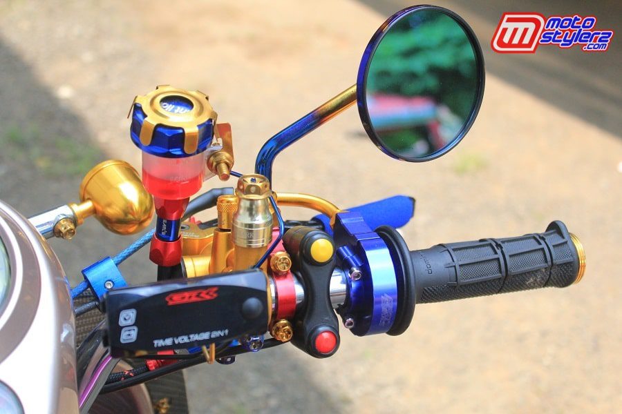 Stang-Berlapis Blink Blink, Digauli Brand Variasi