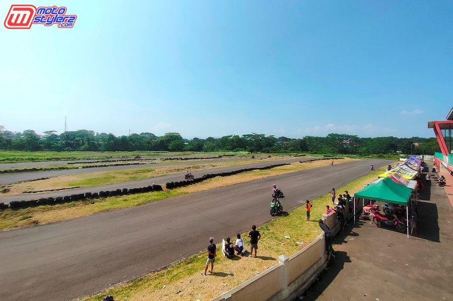 Lintasan Gerymang Subang-Banyak Pembalap Mulai Melakukan Freepractice Jelang ICP.