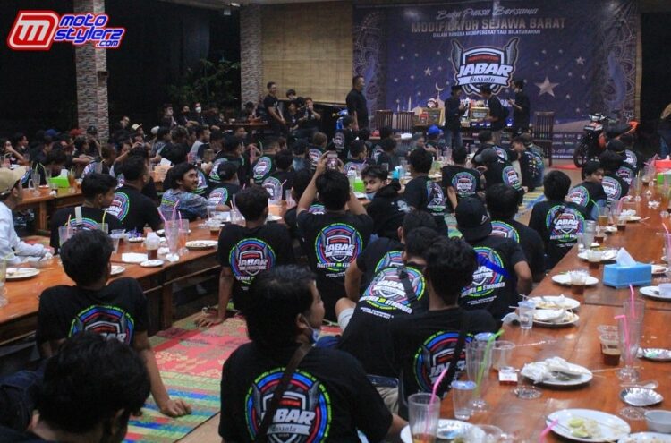 200 Lebih Seniman Modif Kuda Besi Jabar Kompak Bersilaturahmi Bareng Momen Bukber Modificator Jabar Bersatu Ke 5