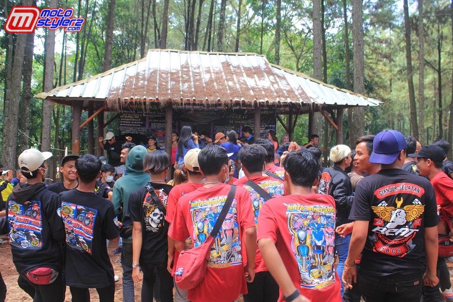 Joget Bersama-Bukti Jalin Kekompakan, Ciptakan Suasana Kondusif