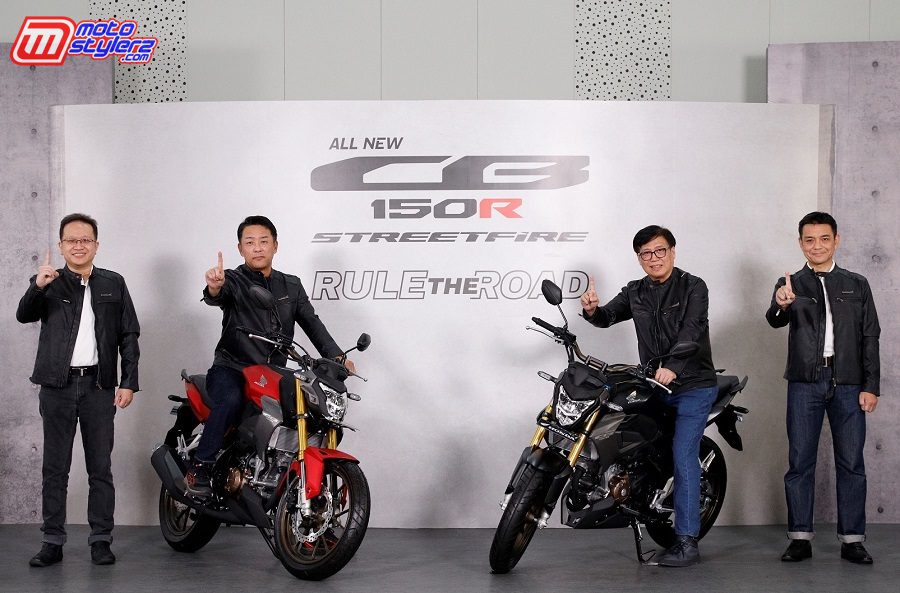 (Kiri-Kanan): Marketing Director AHM (Thomas Wijaya), President Director AHM (Keiichi Yasuda), Executive Vice President Director AHM (Johannes Loman) & Marketing Director AHM (Tetsuya Komine)