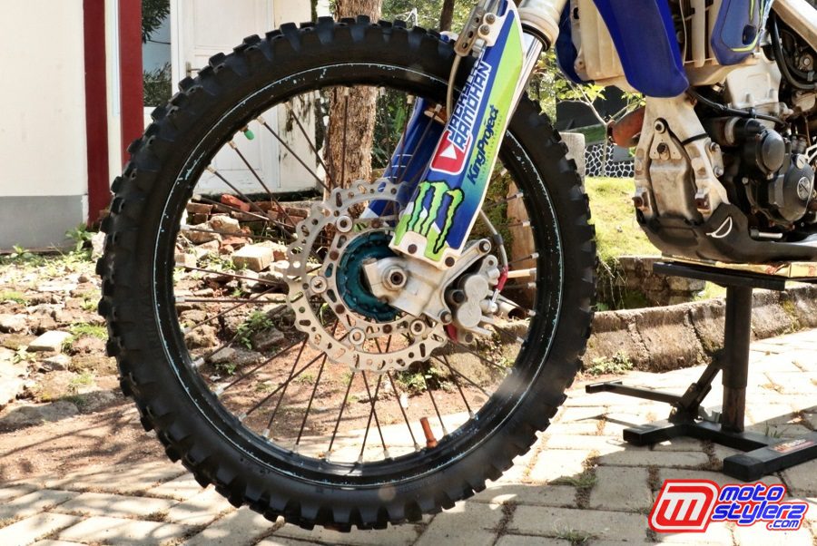 Roda Dpn-Diangkerit Karet Dunlop Geomax MX3S