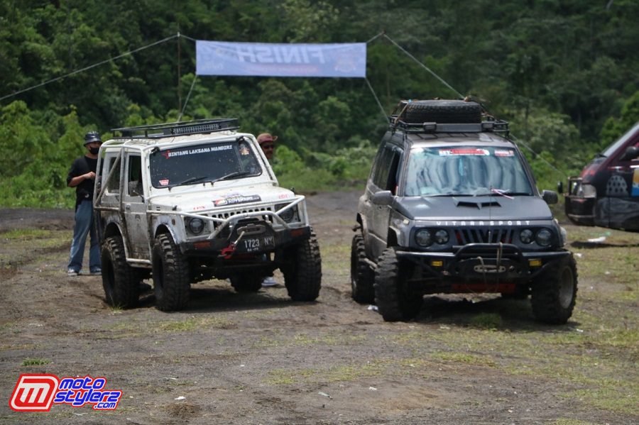 Antusias Offroader Melahap Trek Yang Disuguhkan