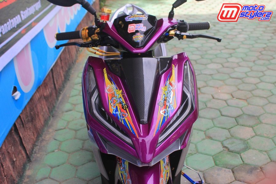 Uniform Depan-Mulus Mengaplikasi Trend Purple Paint