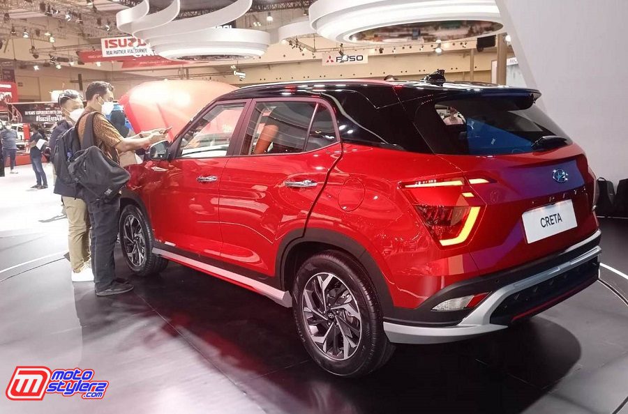 Antusias Pengunjung Mengenal Lebih Dekat Teknologi Hyundai Creta