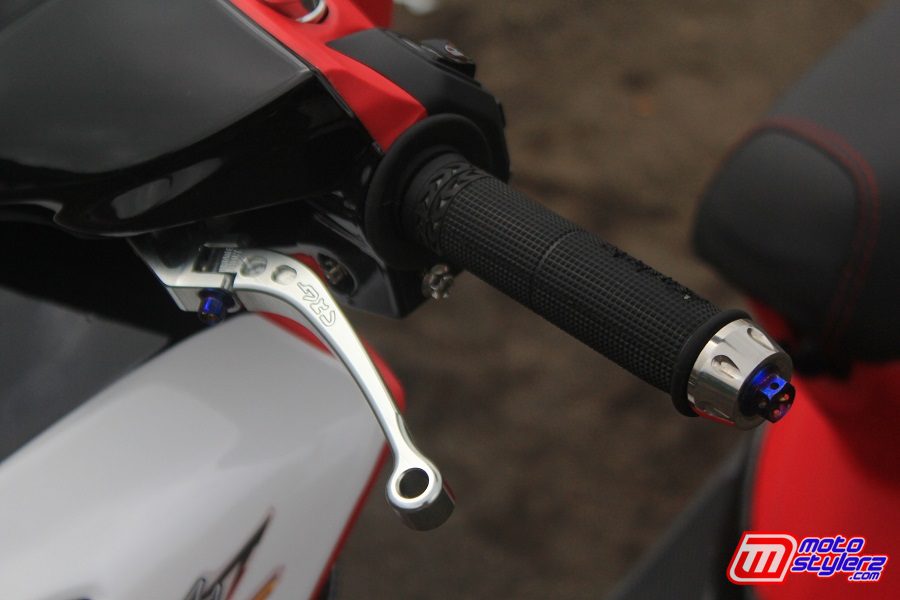 Area Stang-Enggan Aplikasi Warna Kontras