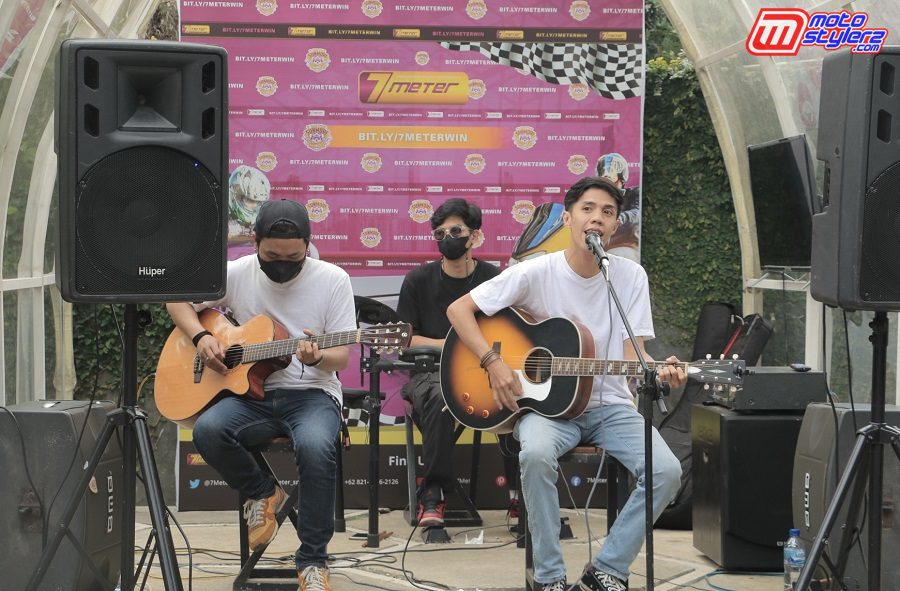 Live Akustik-Menampilkan Perfom Intuisi Merasuk Jiwa
