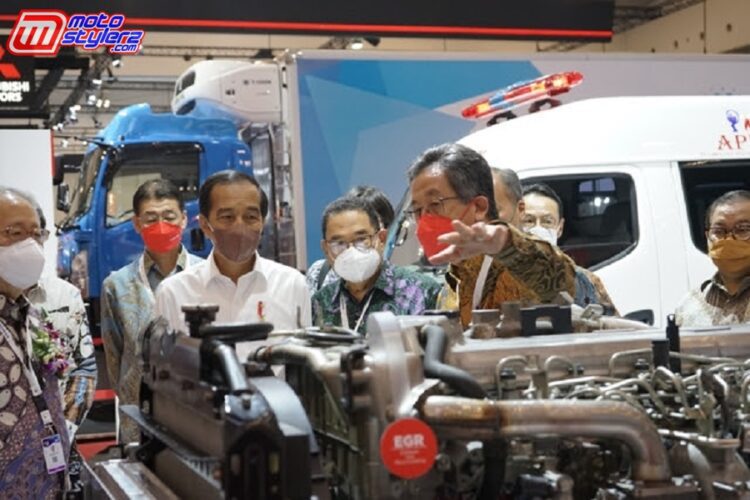 Presiden RI Joko Widodo Antusias Melihat Seluruh Pameran GIIAS 2021