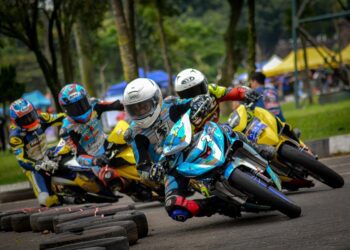 Aksi Azara Memanaskan Barisan Depan Kelas MP1