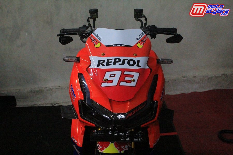 Custom Winglet & Smaoke Headlamp-Membuatnya Tampil Makin Macho