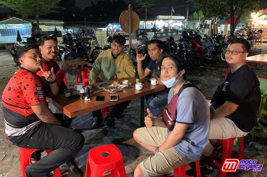 Antusaias Konsumen Kopisang Menikmati Berbagai Menu Andalan