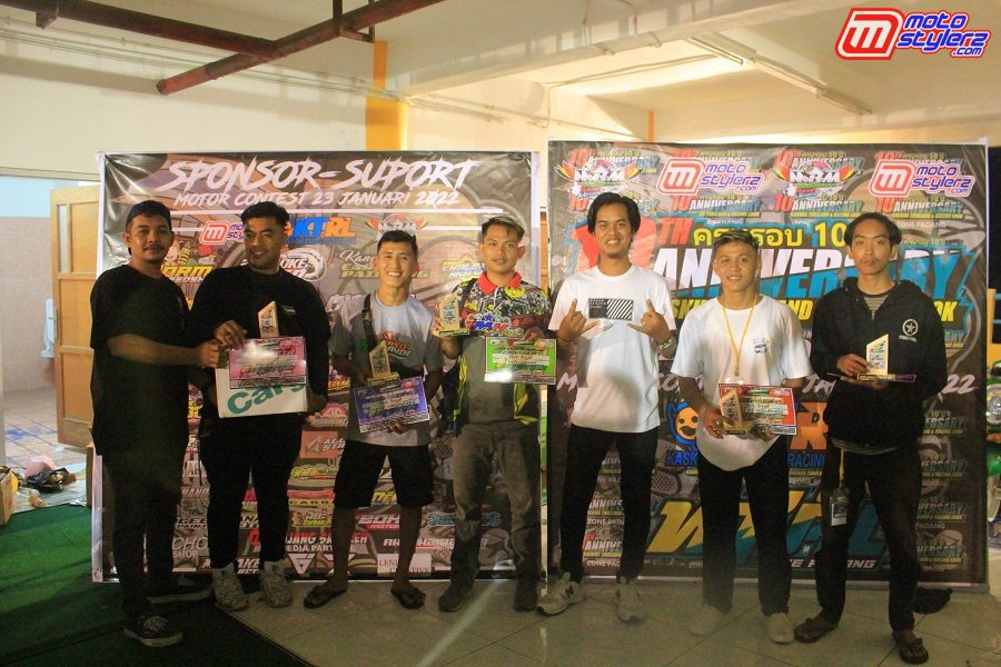 Peraih Best Perform-Didampingi Bro Anggi Dari Perwakilan Blaster