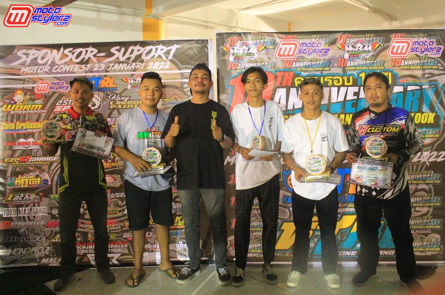 Terbaik Street Bike-Diserahkan Oleh Bro Dyo (Penanggung Jawab Event)