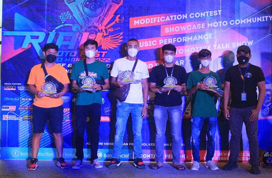 Bro Kiki Mendampingi Juara Baby & Mothai Indolook Pro, Didukung 555 Coffetea Pekanbaru
