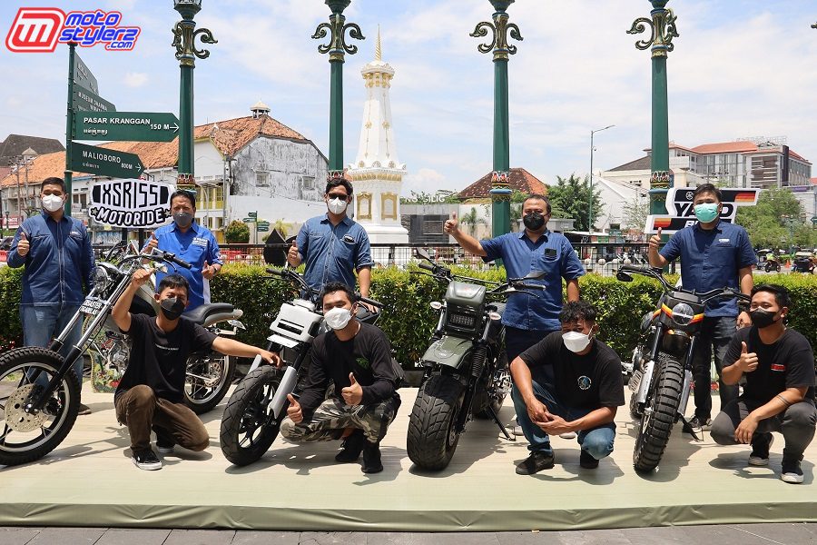 Perwakilan PT Yamaha Indonesia Motor Manufacturing (YIMM) bersama builder Yard Built Jawa Tengah & Jogja