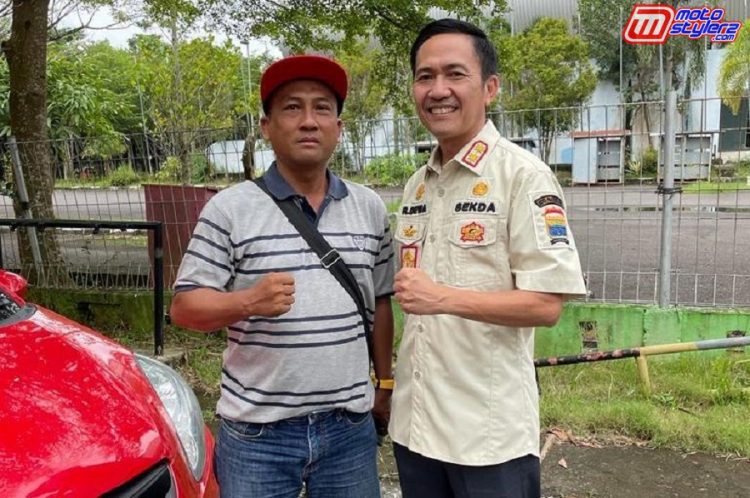 Ratu Dewa (Kanan) Meninjau Langsung Persiapan Event Drag Race & Drag Bike Di Sirkuit Jakabaring Bareng Hendry Dunant (Promotor AGP Sport Club)