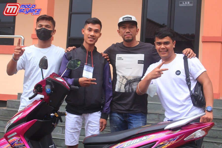 Skuad Engga Motor feat Triple S (Bukittinggi)-Pecahkan Rekor Menjadi Peserta Terjauh Dari Pulau Sumatera