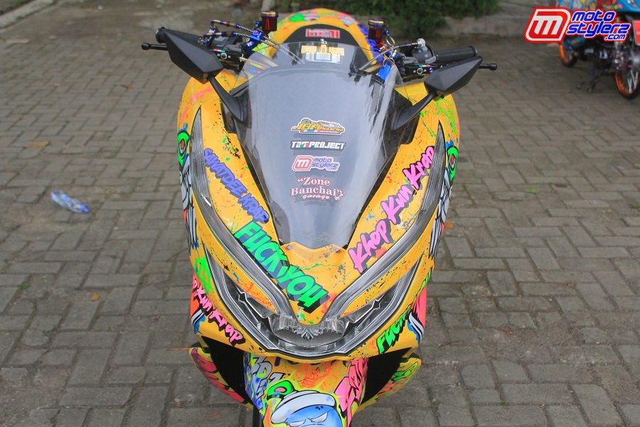 Uniform-Disemarakan Airbrush Street Grafity