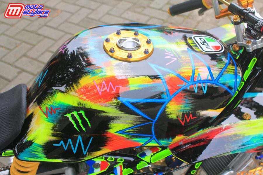 Fueltank-Meriah Bertato Brush Tema AGV Winter Test