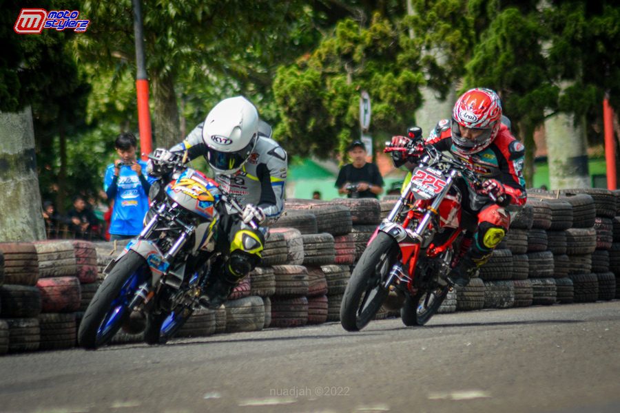 Sempat Dikawal Ketat Denny Keder, Adly Tetap Bisa Lolos Di Barisan Depan