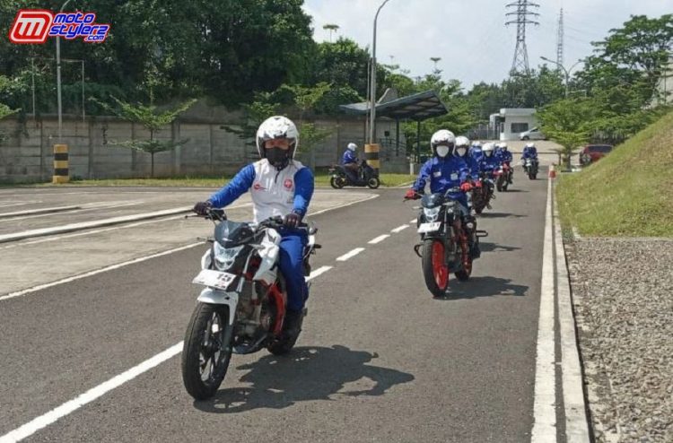Praktek Safety Riding-Diikuti Bikers Dari Ikatan Motor Honda Cirebon