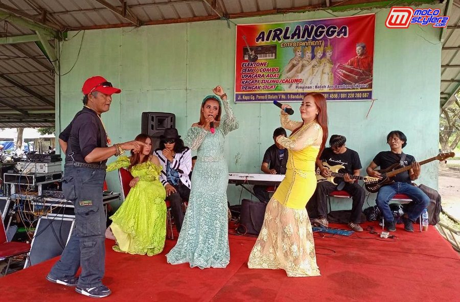 Surprise Bareng Live Dangdut Perfomance-Semangati Seluruh Pembalap & Komunitas Yang Hadir