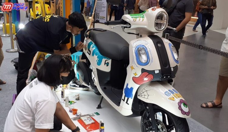 Lukisan Tangan Menjadi Teknik Modifikasi Yamaha Fazzio di Ajang Fazzio Festival (Bandung)
