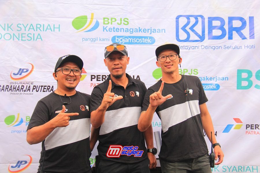 Letkol Inf Wahyu Asmara (Tengah) Ditemani Bung Jodi & Arie Ocktane