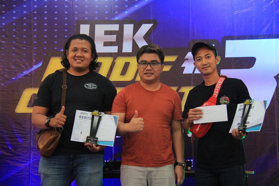 Special Award. Firman Trend Technic Raih The Best of Show Non Pro & Arvel Garage-Afto Motor Boyong The Best of Show Profesional