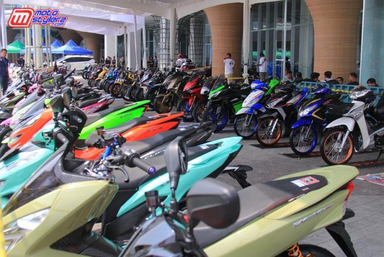 116 Maskot Sarat Trend Sukseskan Automotive Fest 2022 di Lampung City Mall (6 Agustus)