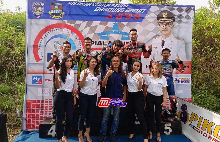 Aris Aditya (Juri) Dari IMI Jabar Bersama Jawara Bebek 4T TU 150cc Mix Rider