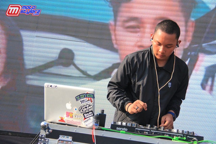 DJ Nicho-Menghentak Panas Ditengah Performa Dance
