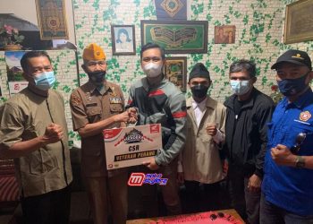 Pemberian sembako untuk perjuang veteran di lakukan perwakilan Bikers Honda