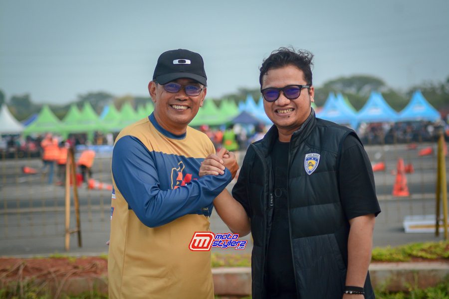 Fredi Rostiawan dari Pangarang Racing Team (Penyelenggara) & Daniel Mutaqien Syafiuddin (DMS) Selaku Ketua IMI Jabar