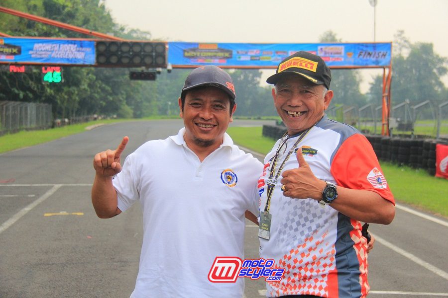 Saeful Hidayat (RC) & H Bambang Suryadi (Pimpinan Lomba)-Pikoli Oil Salalu Memberikan Warna Positif di Dunia Balap Tanah Air