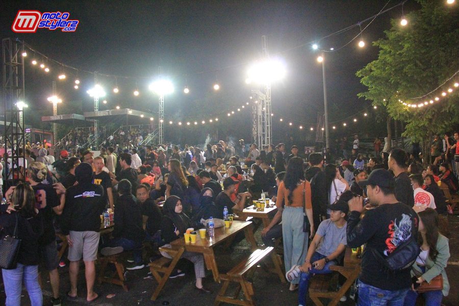 Antusias Masyarakat di Venue Food Truck