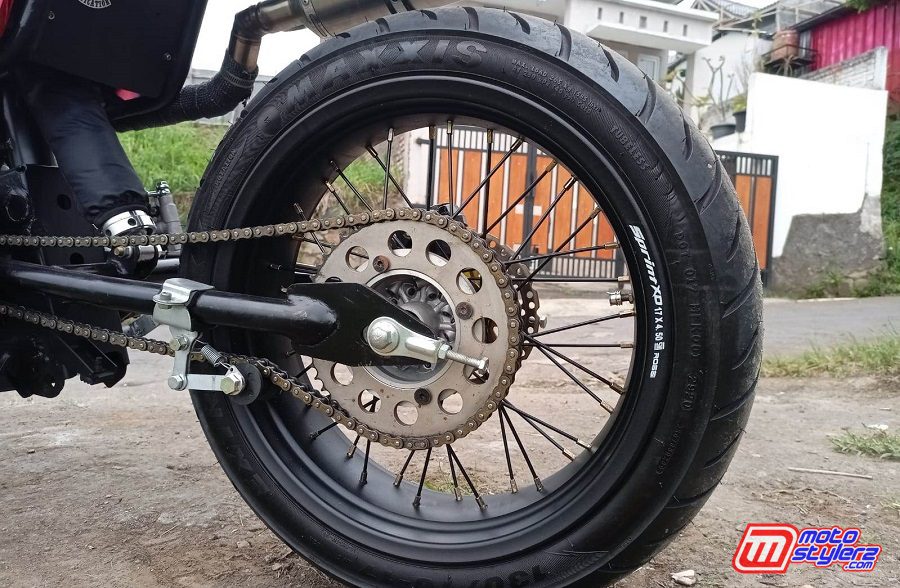 Kaki Kaki-Dipermak Lebar, Swingarm Made In Sorangan